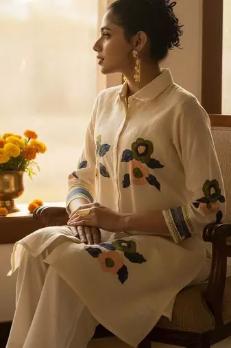 Women Floral Embroidered Regular Thread Work Pure Cotton Kurta with Trousers