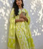 Women Floral Printed Regular Thread Work Pure Cotton Kurta with Trousers & With Dupatta