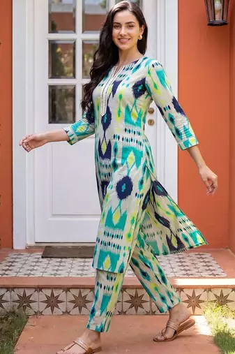 Women Printed Regular Pure Cotton Kurta with Trousers