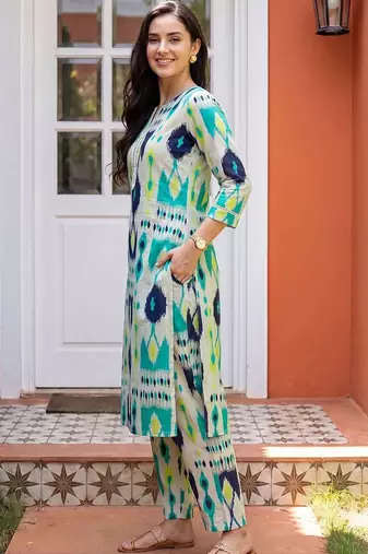Women Printed Regular Pure Cotton Kurta with Trousers