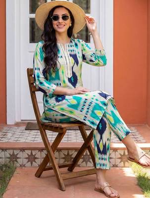 Women Printed Regular Pure Cotton Kurta with Trousers 5