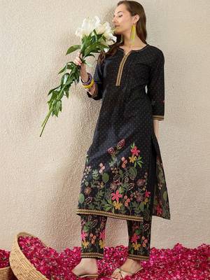 Women Ethnic Motifs Printed Pleated Thread Work Pure Cotton Kurta with Trousers 1