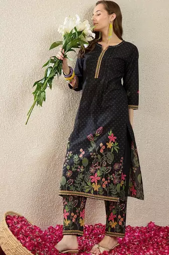 Women Ethnic Motifs Printed Pleated Thread Work Pure Cotton Kurta with Trousers