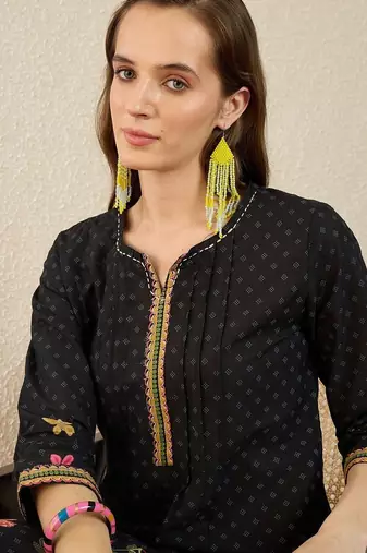 Women Ethnic Motifs Printed Pleated Thread Work Pure Cotton Kurta with Trousers