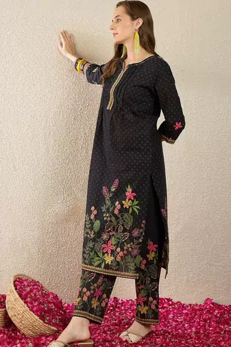 Women Ethnic Motifs Printed Pleated Thread Work Pure Cotton Kurta with Trousers