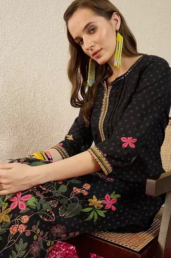 Women Ethnic Motifs Printed Pleated Thread Work Pure Cotton Kurta with Trousers