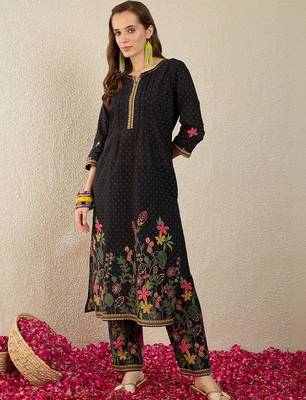 Women Ethnic Motifs Printed Pleated Thread Work Pure Cotton Kurta with Trousers 6