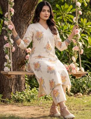 Women Floral Printed Regular Kurta with Palazzos 1