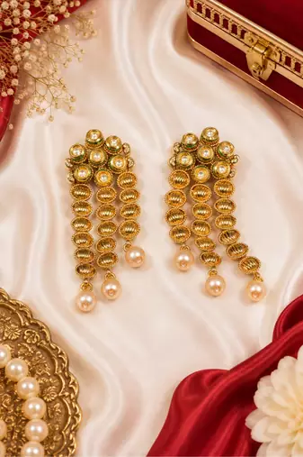Gold plated textured coin kundan earrings