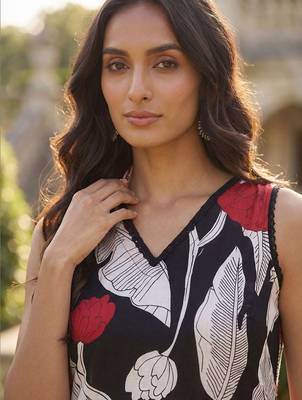 Women Floral Printed Regular Pure Cotton Kurta with Trousers 2