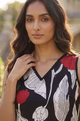 Women Floral Printed Regular Pure Cotton Kurta with Trousers