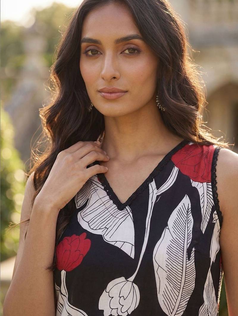 Women Floral Printed Regular Pure Cotton Kurta with Trousers