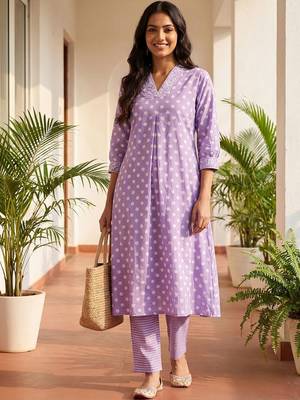 Women Floral Printed Regular Pure Cotton Kurta with Trousers 6