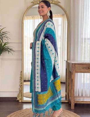 Women Ethnic Motifs Embroidered Regular Thread Work Kurta with Trousers & With Dupatta 3