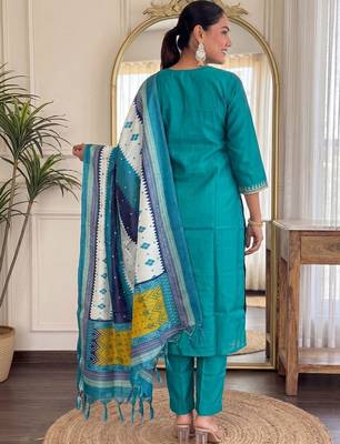Women Ethnic Motifs Embroidered Regular Thread Work Kurta with Trousers & With Dupatta 4