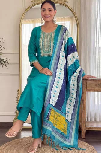 Women Ethnic Motifs Embroidered Regular Thread Work Kurta with Trousers & With Dupatta