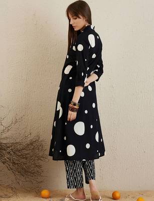 Women Printed Regular Pure Cotton Kurta with Trousers 4