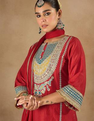 Women Ethnic Motifs Embroidered Regular Kurta with Trousers & With Dupatta 2