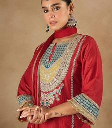Women Ethnic Motifs Embroidered Regular Kurta with Trousers & With Dupatta