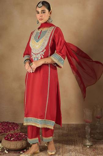 Women Ethnic Motifs Embroidered Regular Kurta with Trousers & With Dupatta