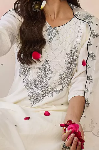 Ethnic Motifs Embroidered Regular Thread Work Kurta with Trousers & With Dupatta