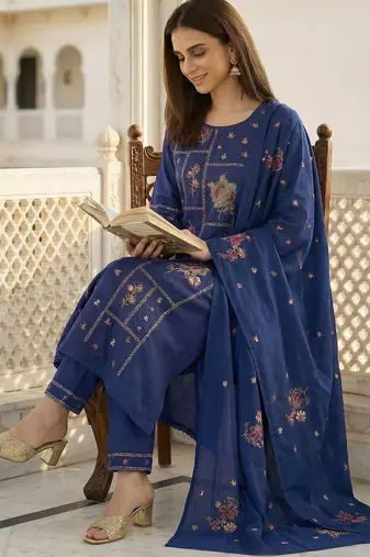 Women Floral Embroidered Regular Thread Work Kurta with Trousers & With Dupatta