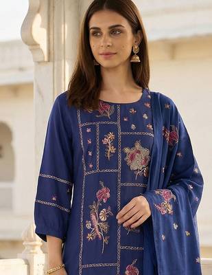 Women Floral Embroidered Regular Thread Work Kurta with Trousers & With Dupatta 2