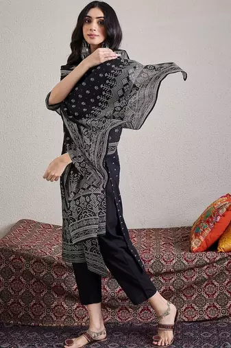 Women Bandhani Printed Cotton Kurta with Trousers & Dupatta