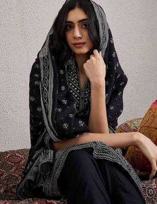 Women Bandhani Printed Cotton Kurta with Trousers & Dupatta 7