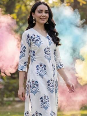 Women Floral Printed Regular Pure Cotton Kurta with Trousers 1