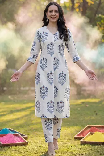 Women Floral Printed Regular Pure Cotton Kurta with Trousers