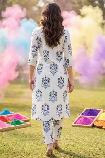Women Floral Printed Regular Pure Cotton Kurta with Trousers