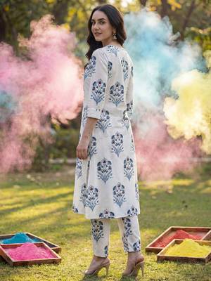 Women Floral Printed Regular Pure Cotton Kurta with Trousers 6