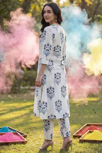 Women Floral Printed Regular Pure Cotton Kurta with Trousers