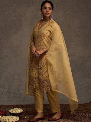Women Ethnic Motifs Embroidered Cotton Kurta with Trousers & Dupatta 2
