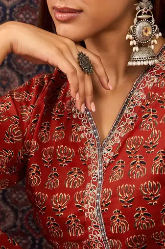 Women Ethnic Motifs Printed Straight Pure Cotton Kurta with Trouser