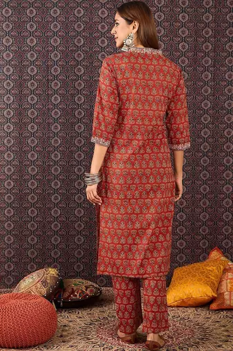 Women Ethnic Motifs Printed Straight Pure Cotton Kurta with Trouser