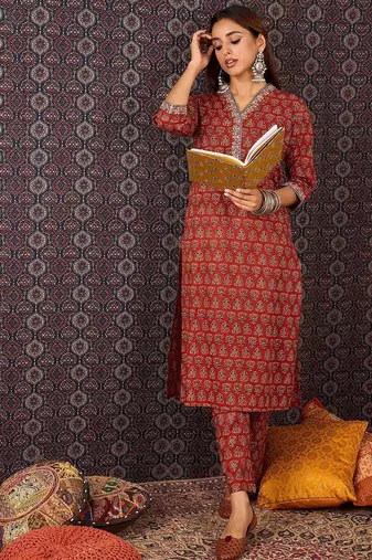 Women Ethnic Motifs Printed Straight Pure Cotton Kurta with Trouser
