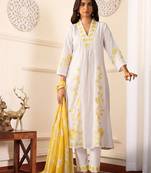 Women Floral Embroidered Regular Thread Work Pure Cotton Kurta with Trousers & With Dupatta