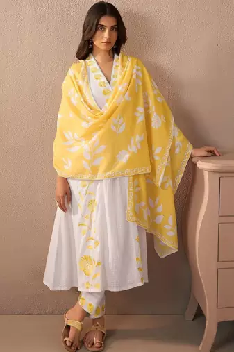 Women Floral Embroidered Regular Thread Work Pure Cotton Kurta with Trousers & With Dupatta