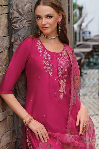 Women Floral Embroidered Kurta with Trousers & Dupatta