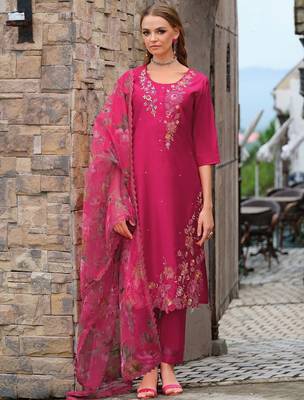 Women Floral Embroidered Kurta with Trousers & Dupatta 2