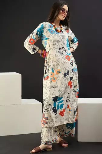 Women Floral Printed Regular Kurta with Trousers