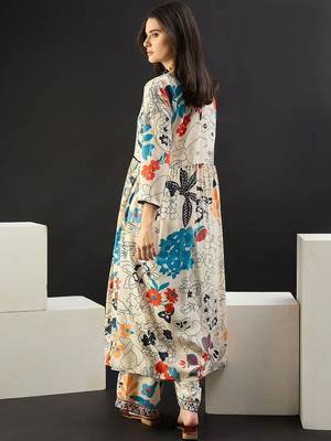 Women Floral Printed Regular Kurta with Trousers 5