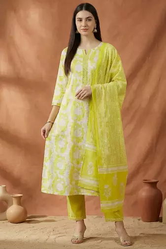 Women Floral Printed Regular Thread Work Pure Cotton Kurta with Trousers