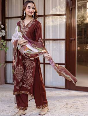 Women Ethnic Motifs Embroidered Regular Thread Work Kurta with Trousers & With Dupatta 4