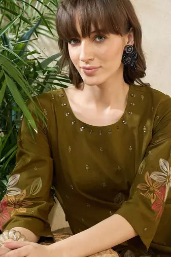 Women Ethnic Motifs Printed Regular Sequinned Pure Cotton Kurta with Trousers