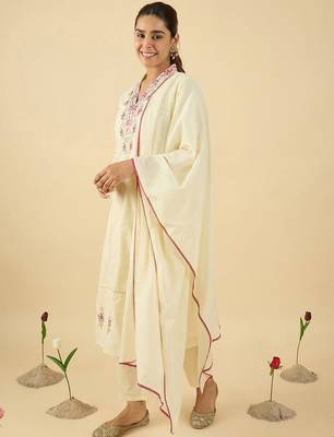 Women Floral Embroidered Pure Cotton Kurta with Trousers & With Dupatta 4