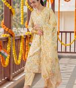 Women Floral Printed Regular Pure Cotton Kurta with Trousers & With Dupatta