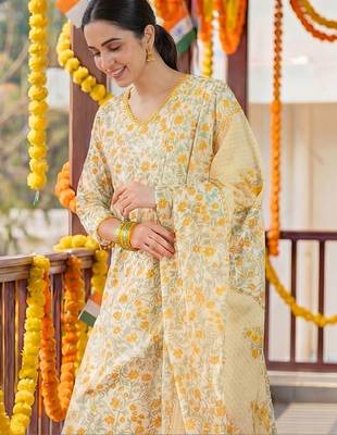 Women Floral Printed Regular Pure Cotton Kurta with Trousers & With Dupatta 3
